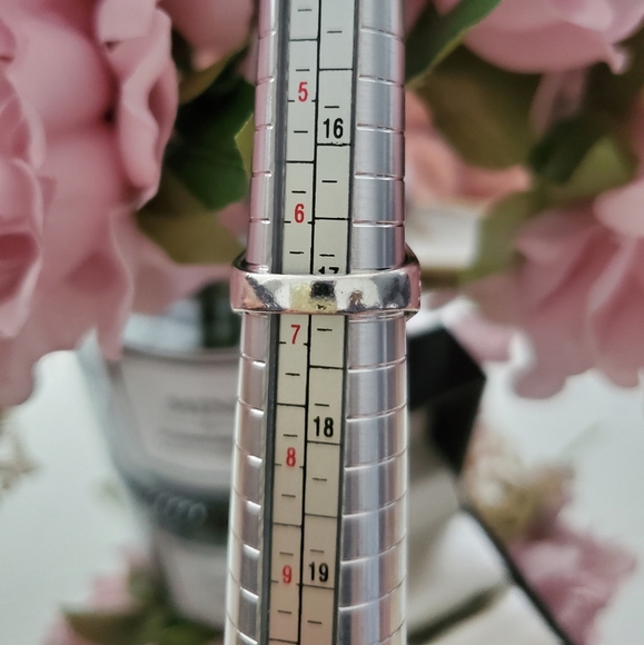 Gorgeous green emerald gemstone ring - Picture 4 of 4